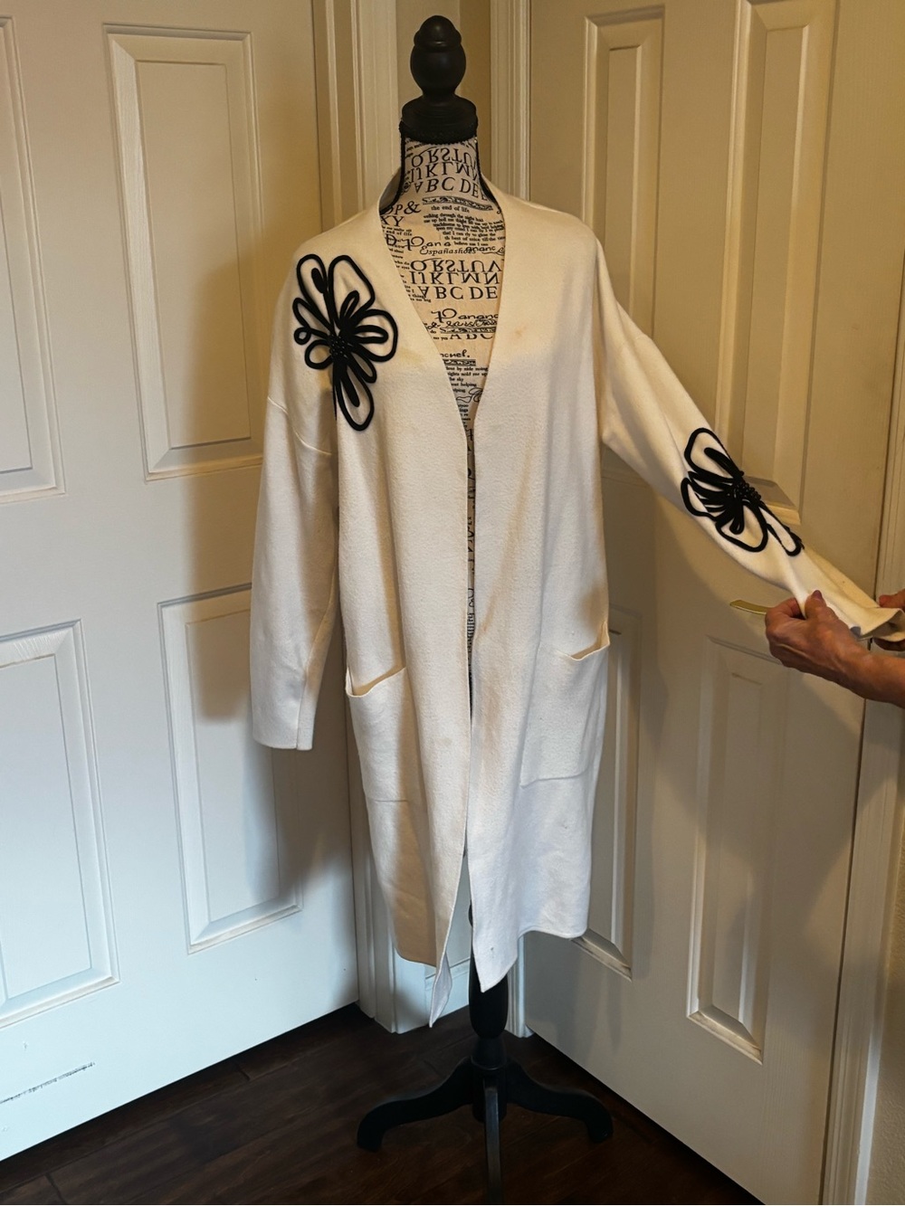 Carolyn Taylor Cream Open-Front Long Cardigan with Black Floral Appliqués